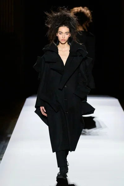 Look 13